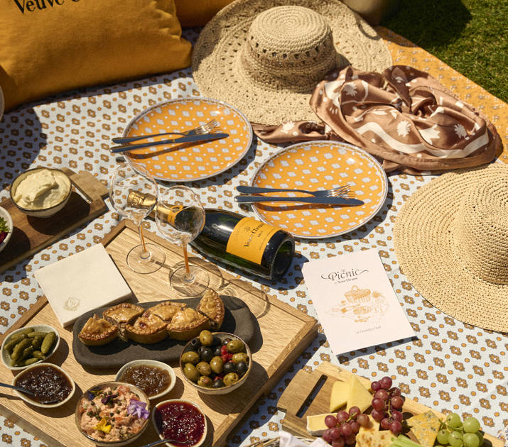 Champagne Picnic & Croquet Experience